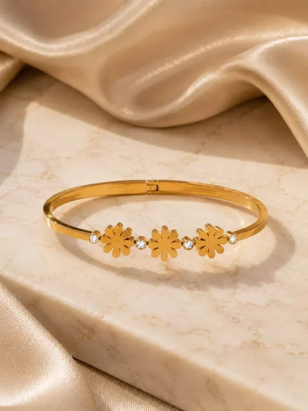 Daisy Bloom Bracelet