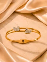 Swan Kiss Bracelet