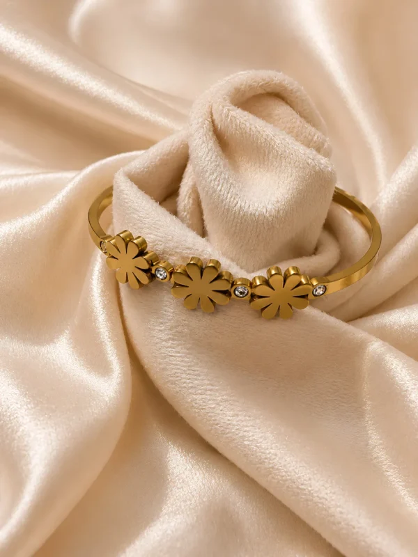 Daisy Bloom Bracelet
