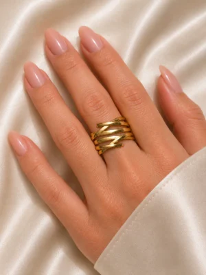 Layered Crossover Ring