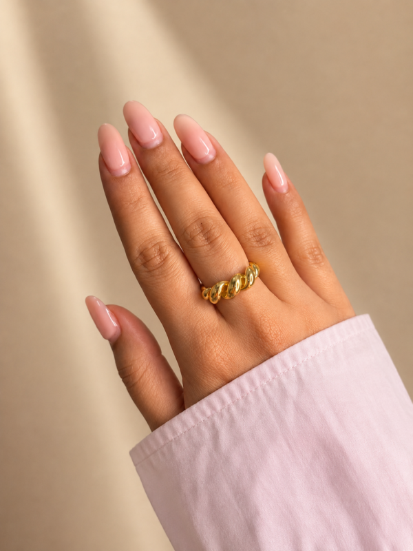 Croissant Curve Ring